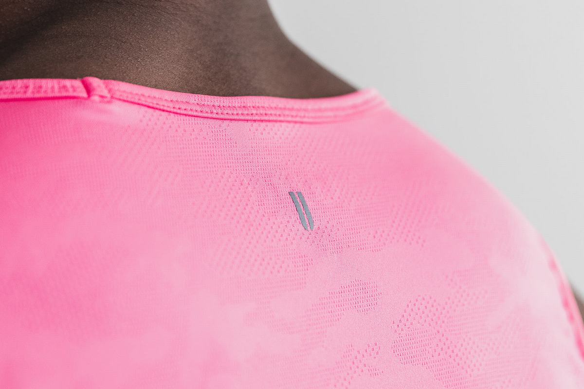Nobull Lightweight Textured Neon Men's Tank Tops Pink Camo | Australia (YP4279)